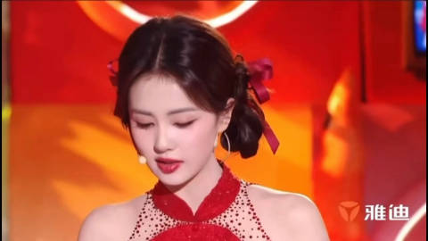 她带着烁儿去了好多地方 