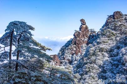 三清山奇幻雪景入云海