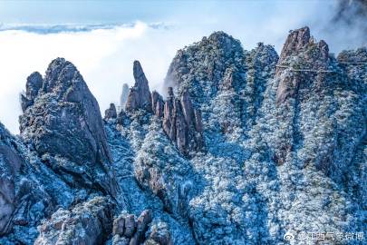 三清山奇幻雪景入云海